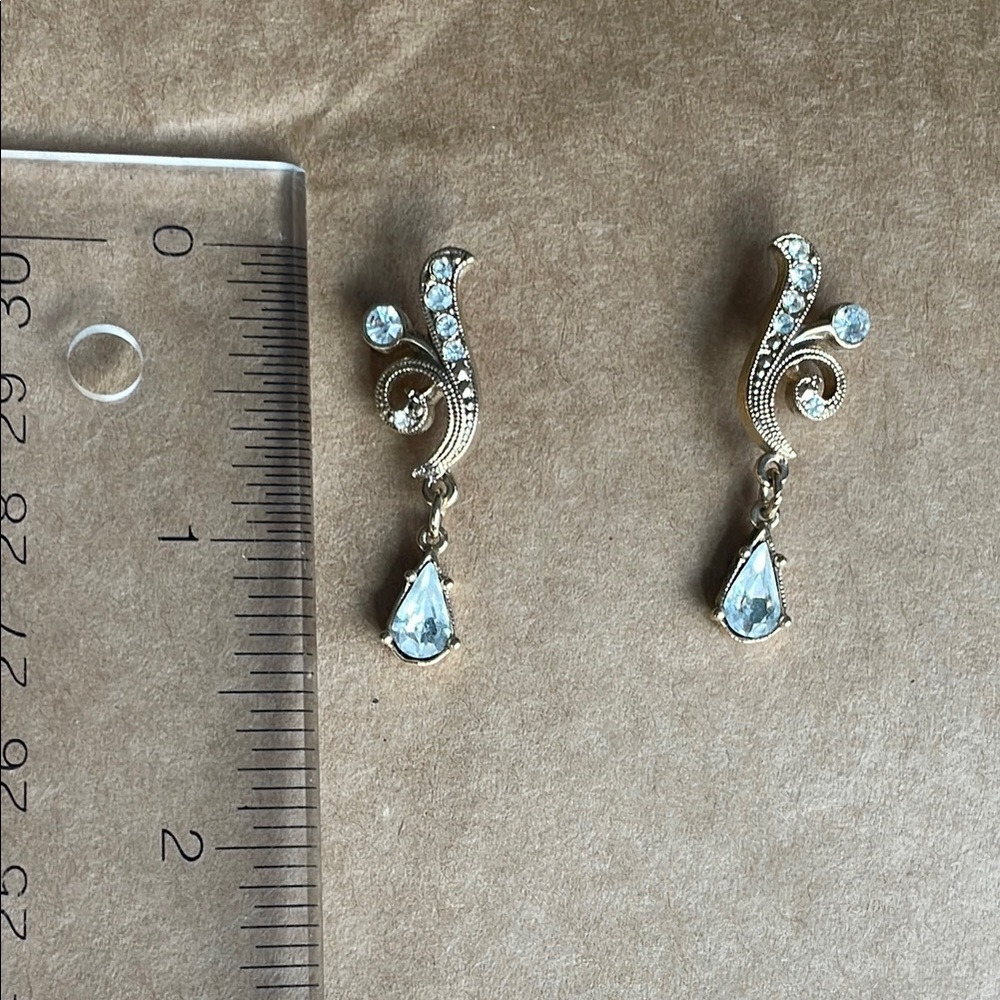 Vintage 1928 Elegant Gold and Crystal Drop Earrings